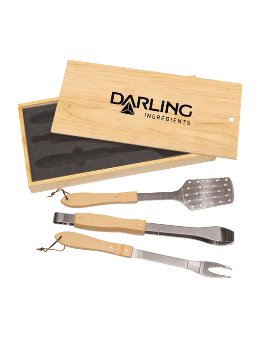 Wood BBQ Gift Set w/Darling Ingredients Logo